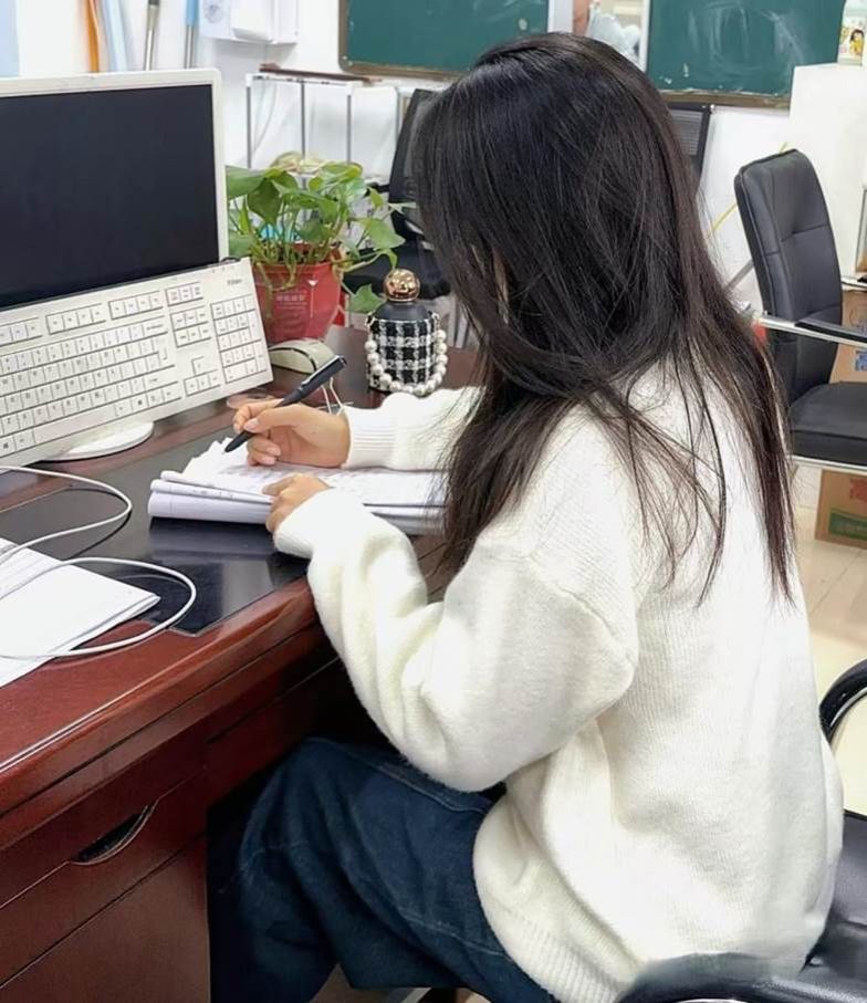 社会实践照片1（会议纪要整理）